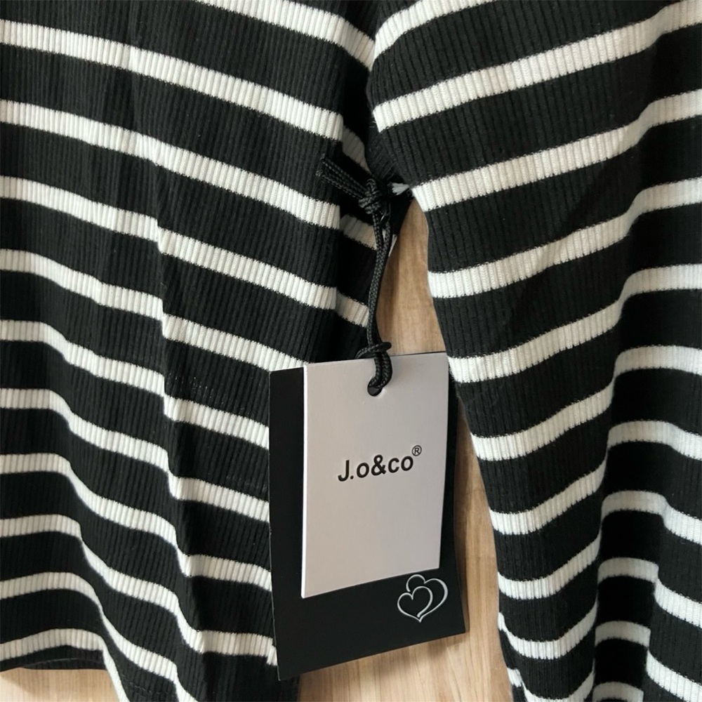 NEW Jo & Co Black & White Striped Crop Top Long Sleeve Size Small Trendy Chic - Picture 4 of 5